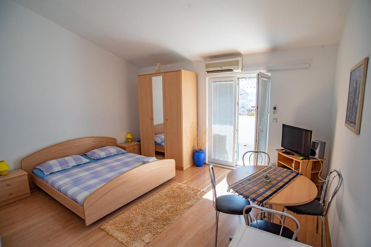 Apartments By The Sea Sumpetar, Omis - 2808 Екстер'єр фото